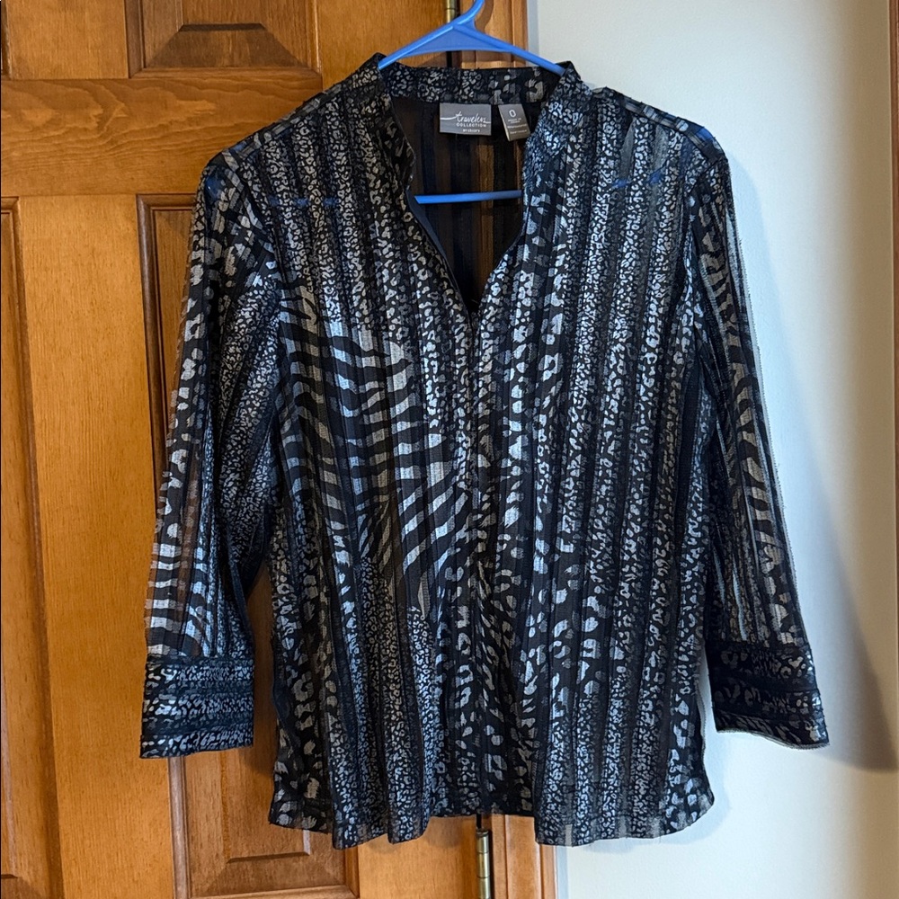 CHICOS TRAVELERS Size 0 Zipper Lightweight Jacket